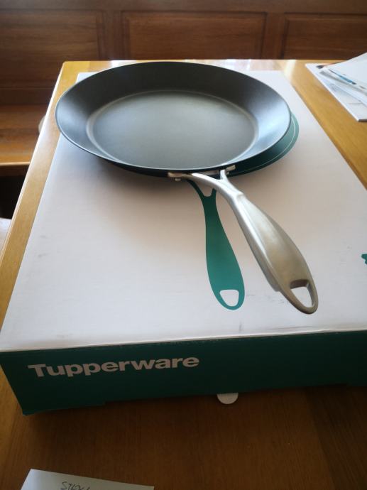 Ponev tupperware