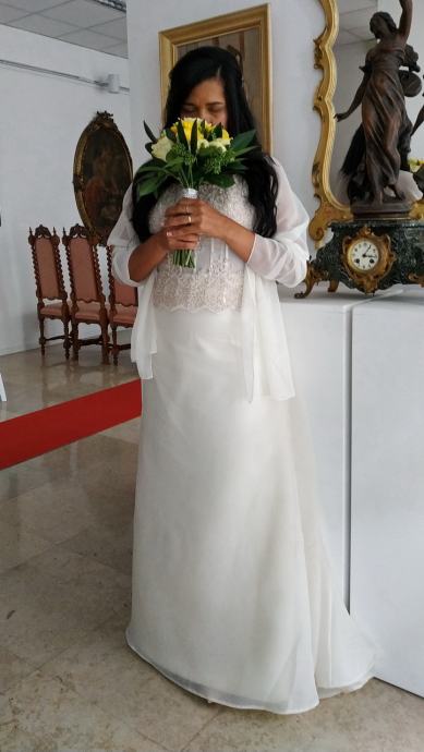 Poročna obleka , dolga bela, velikost Small