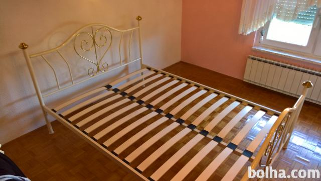 Kovinska zakonska postelja 140x200cm
