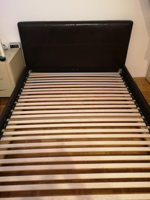 Okvir postelje in letveno dno 140x200