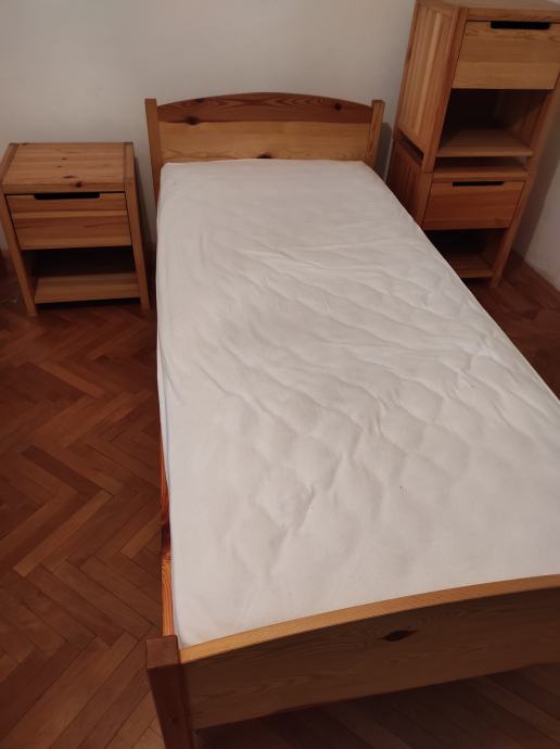 Prodama masivni postelji