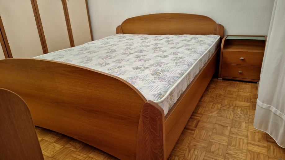 Zakonska postelja 160 x 200