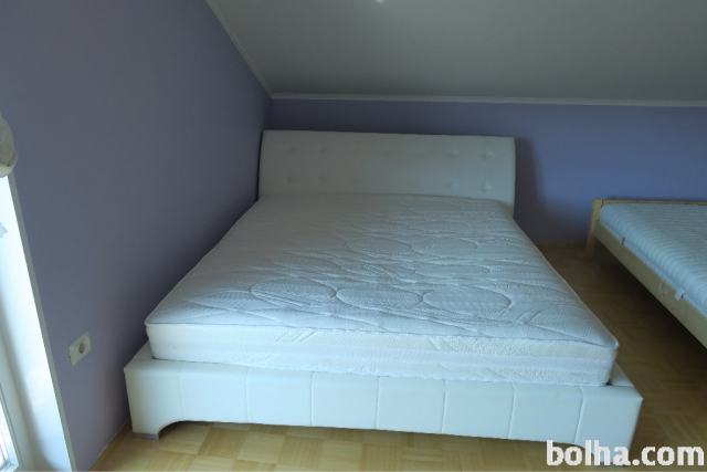 zakonska postelja 180x200, bela,umetno usnje