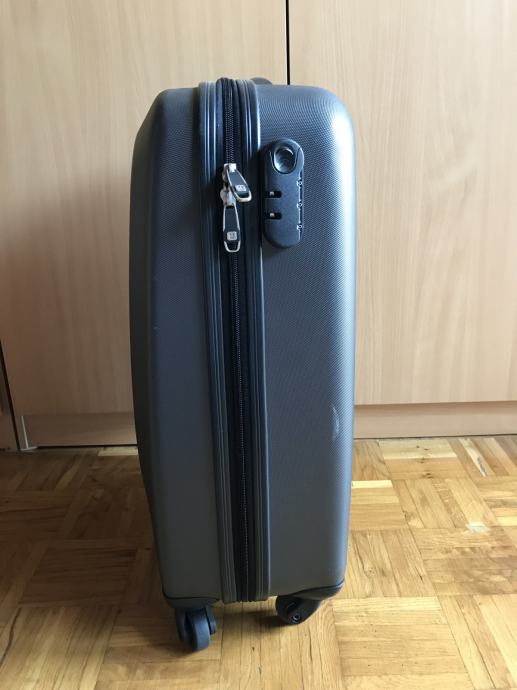 Potovalni kovček - ročna prtljaga