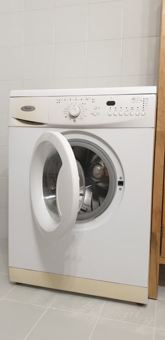 Malo rabljen pralni stroj Whirlpool