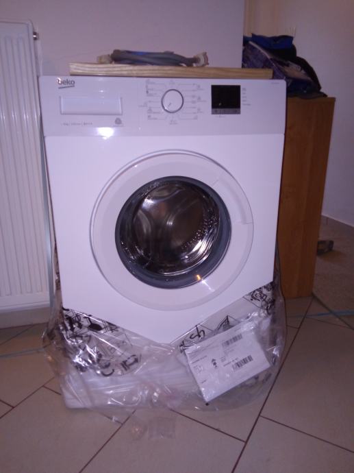 Ozek pralni stroj Beko-nov