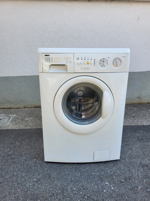 Zanussi pralni stroj