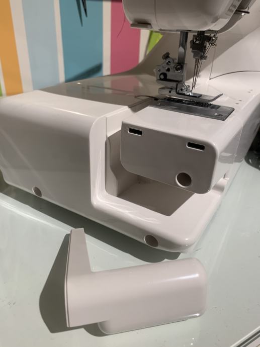 Šivalni stroj robilni stroj Coverlock JANOME CoverPro 1000CPX