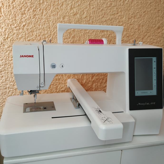 Vezilni stroj Janome Memory Craft 500E