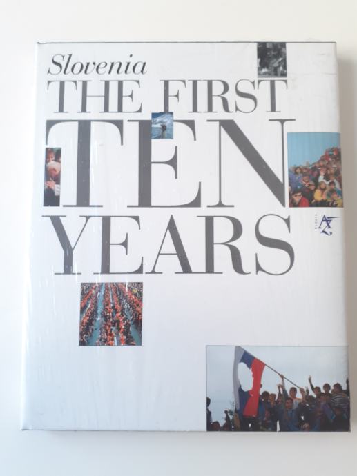Knjiga 'Slovenia the first ten years' NOVA - zavita v celofan