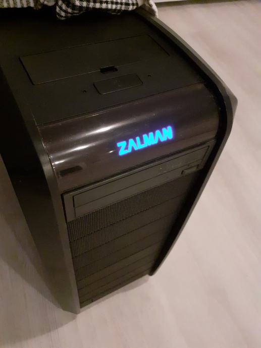Računalnik s i7 proc. 8gb ram , 250 SSD disk - Zalman hlajenje , wifi