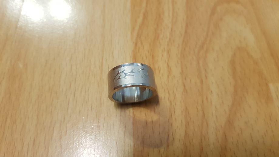 Manjši jekleni prstan