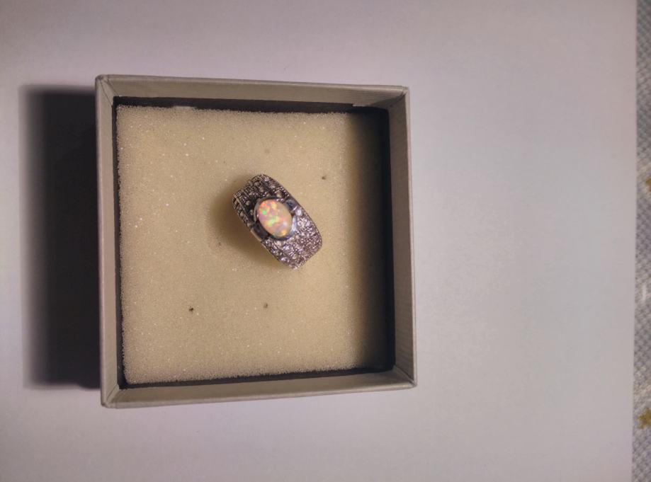 Prstan iz srebra 925 z opalom in z cirkonij