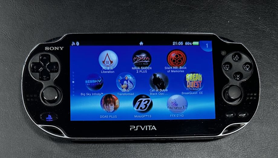 Sony PlayStation PS Vita (PSVita) + 128GB kartic + 42 iger, odklenjeno
