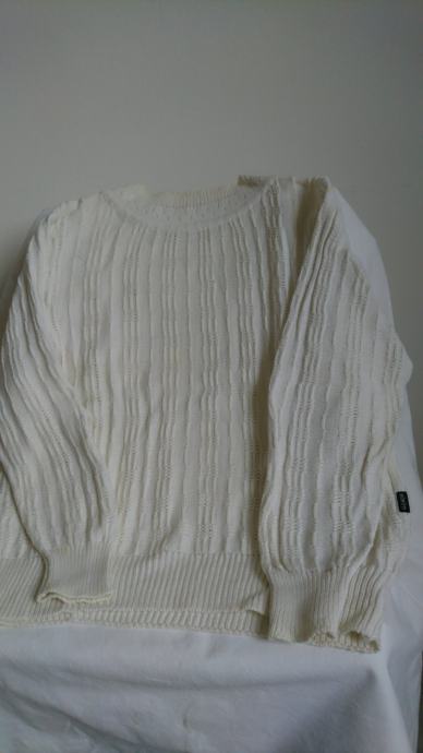Lep nežni pulover Almira po SIMBOLIČNI CENI zaradi selitve
