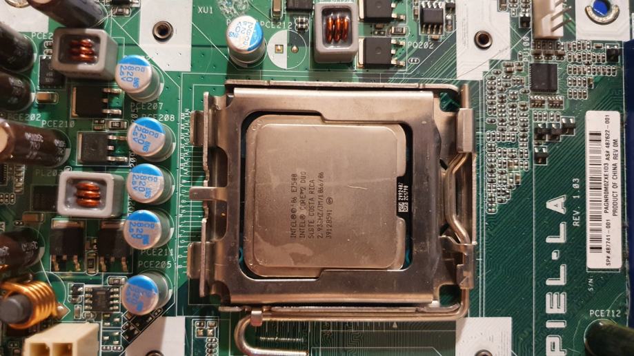 core 2 duo e7500 + maticna + hd 6750 + ram