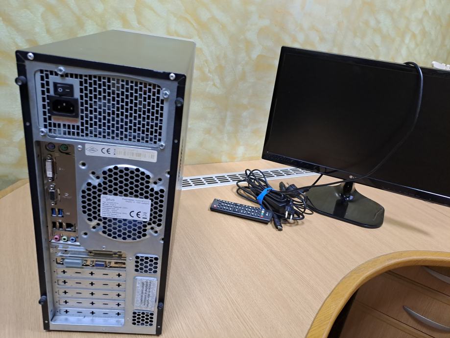 Pc plus in monitor