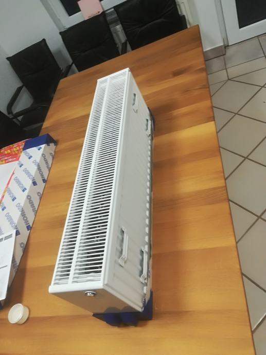 prodam nov radiator 300x900x155