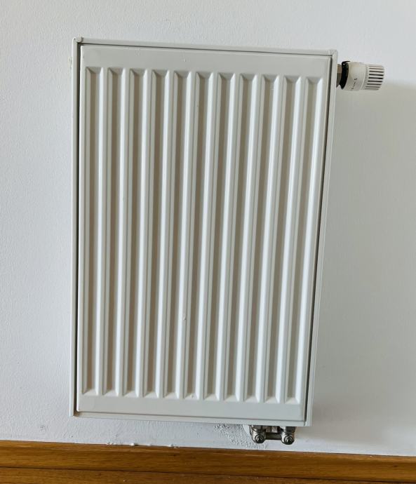 Stenski Radiator Stenski radiator s termostatskim ventilom, 2 kom: 40x90 in 40x60