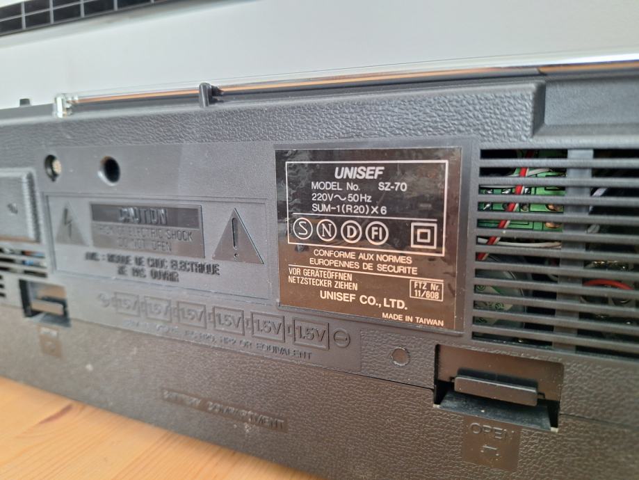 Radio kasetofon boombox UNISEF