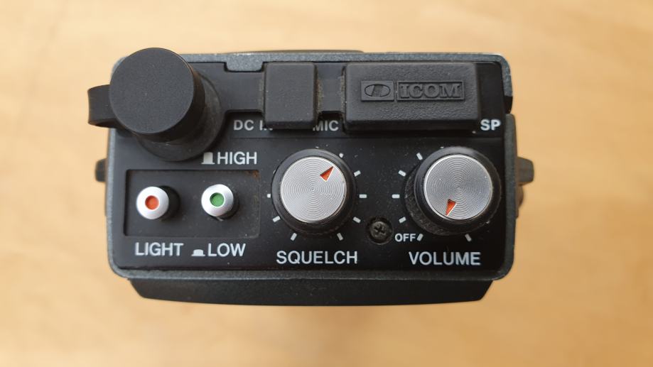 IC02E z mikrofonom HM46 in novo baterijo BP8