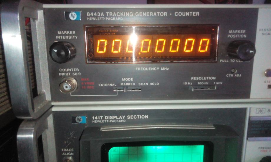 Spectrum analyzer HP 141 serie z 8443 tracking generator osciloskop