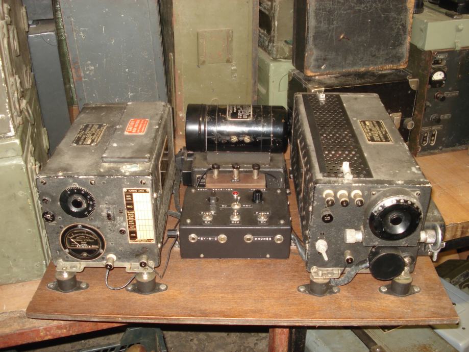 WW2 Aircraft Transmitter Receiver Radio Set GF11