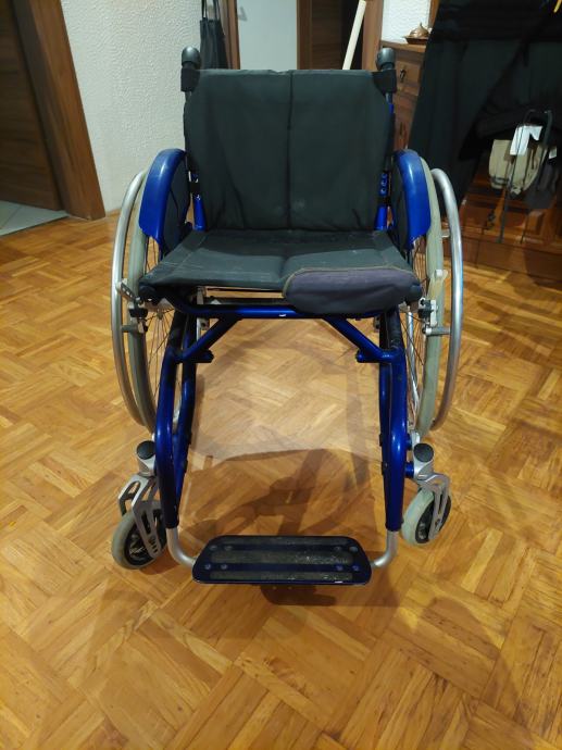 Invalidski vozički na ročni pogon