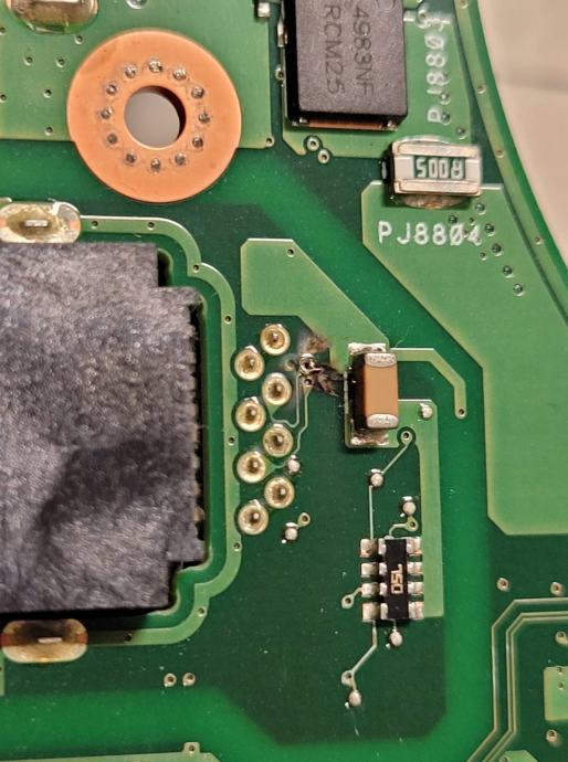 Asus 7265NGW 17 palčni z okvaro