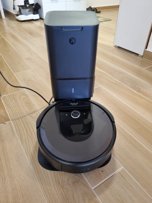 iRobot Roomba i7+