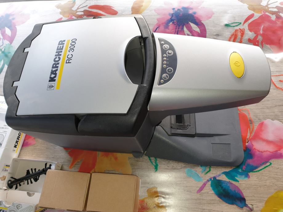 Robotski sesalnik Karcher RC3000