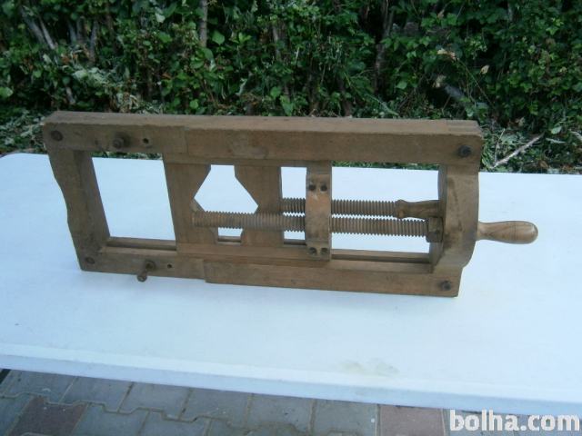 Star leseni mizarski pripomoček, mere 73 x 31 cm