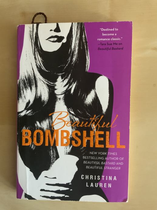 Knjiga Christina Lauren Beautiful Bombshell v anglescini