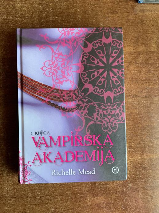 Richelle Mead: Vampirska akademija