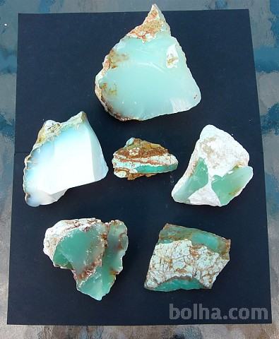 minerali, kristali - Opal var. zeleni opal (prasopal)