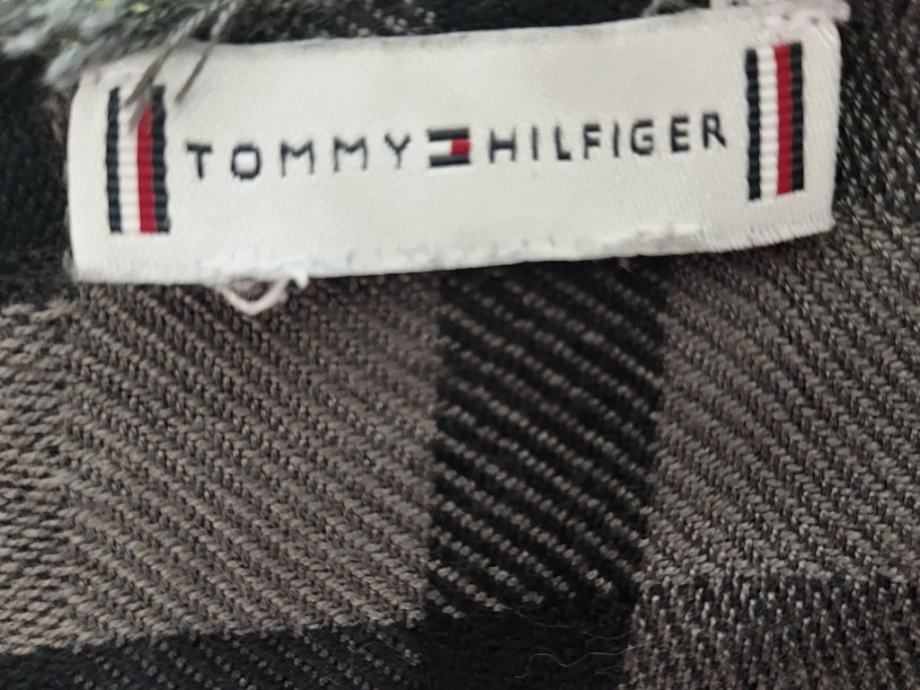 tommy hilfiger essential leather sneakers