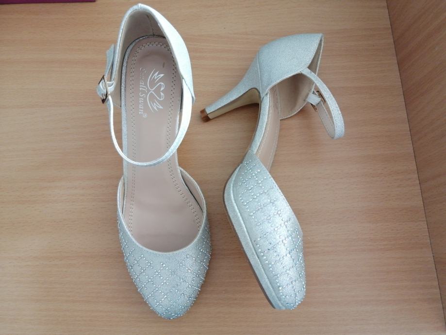 Svečani srebrni čevlji za maturo, valeto ali druge posebne priložnosti
