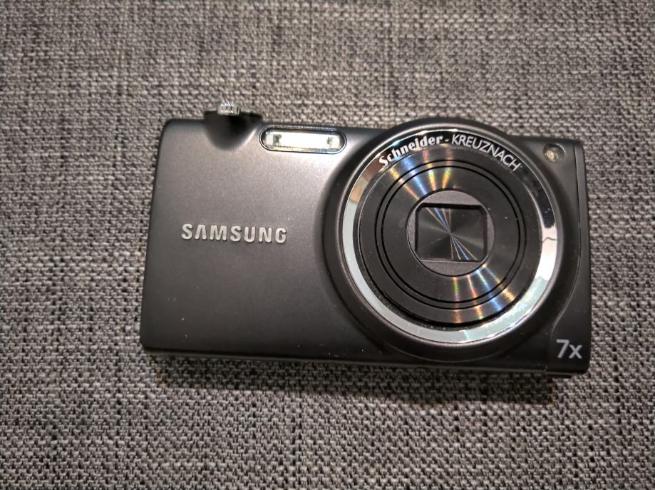 Prodam odlično ohranjen Samsung ST5000 digitalni fotoaparat + 16GB SD