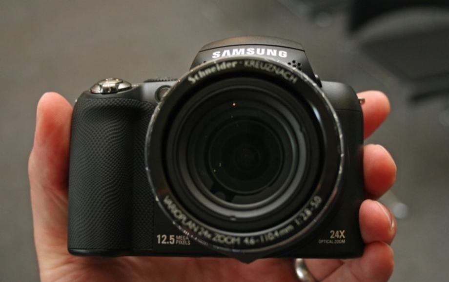 Samsung WB5000 digitalni fotoaparat