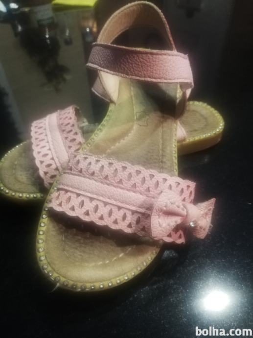 Sandali za deklico