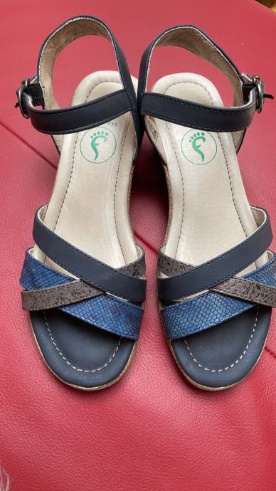Ženski sandali modri št. 38 peta 4 cm