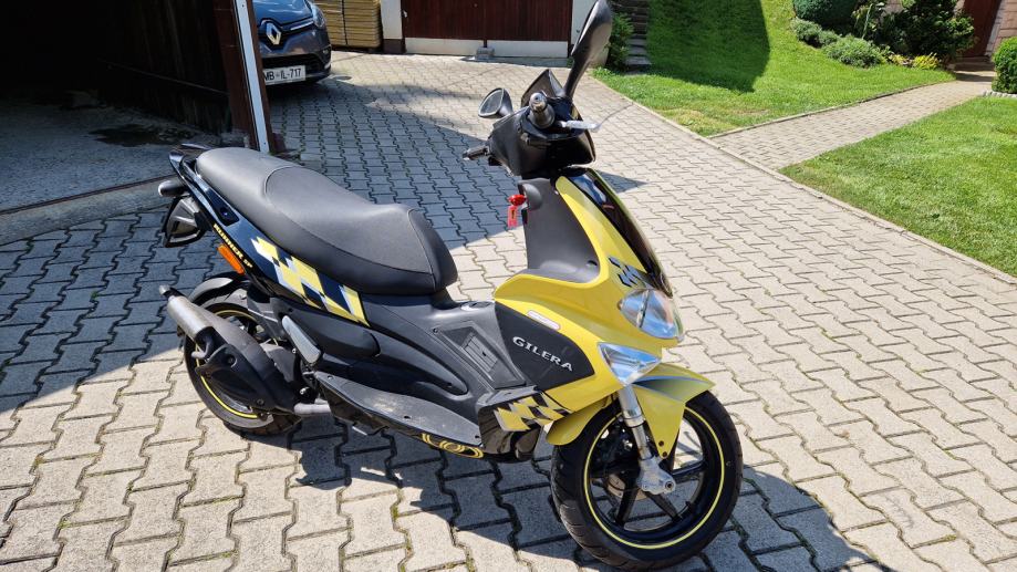 Gilera RUNNER RST 50 49 cm3, 2009 l.