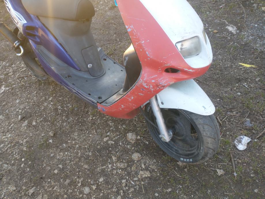 Sym skuter deli po delih rezervni deli 50 cm3, 2006 l.