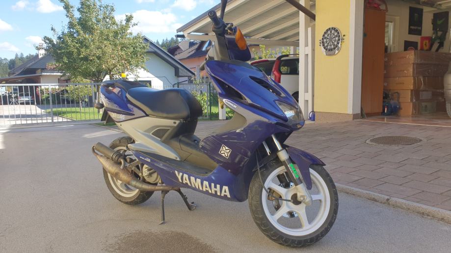 Yamaha AEROX 50 cm3, 2002 l.