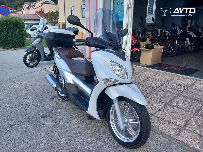 Telo Coprimoto Impermeabile OJ – Taglia XL – 246x104x127 Cm – Per Moto E Scooter – Con Cinghia E Asola Lucchetto