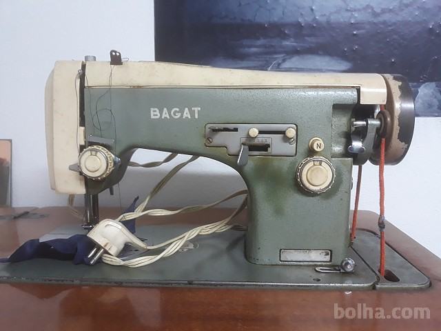 Starinski šivalni stroj BAGAT