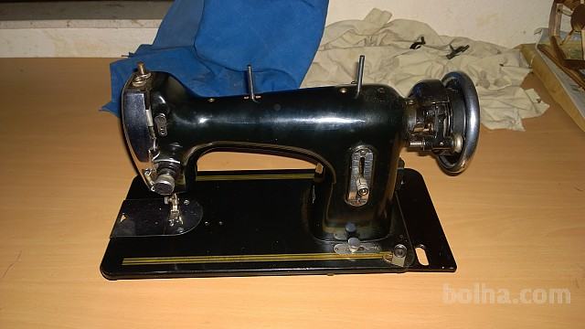 Starinski šivalni stroj za okras