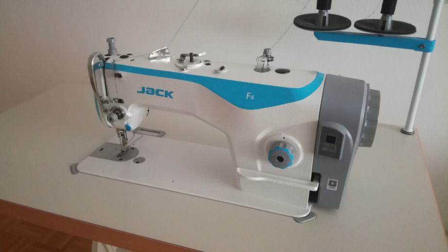 Industrijski šivalni stroj JACK F4