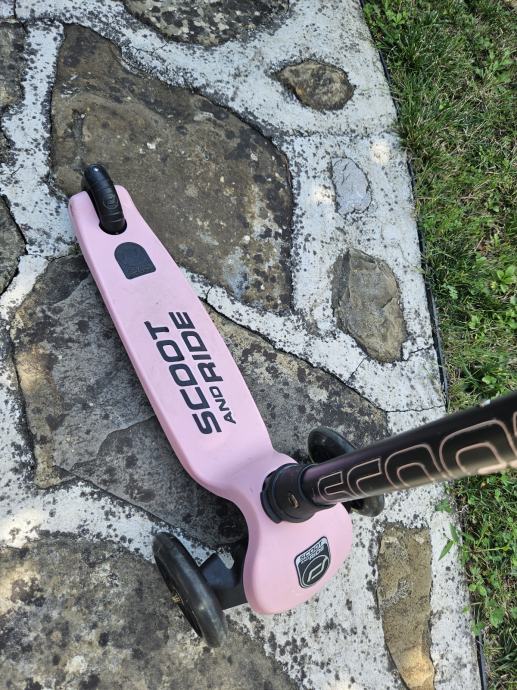 Scoot&Ride Highwaykick 96346 Trottinette à 3 LED en Plastique/métal Rose 55 x 15 x 24 cm