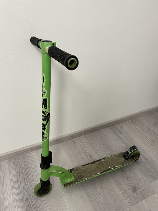 Forcella Madd Gear MGP HotHead Rossa Senza Filetto In Lega Per Monopattino